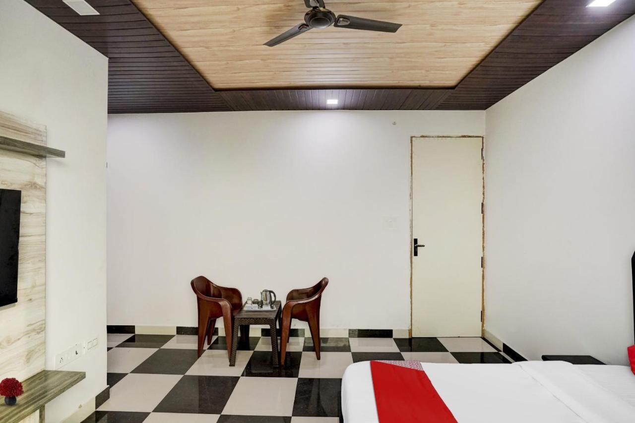 Collection O Love Garden Hotel Ghaziabad Ngoại thất bức ảnh