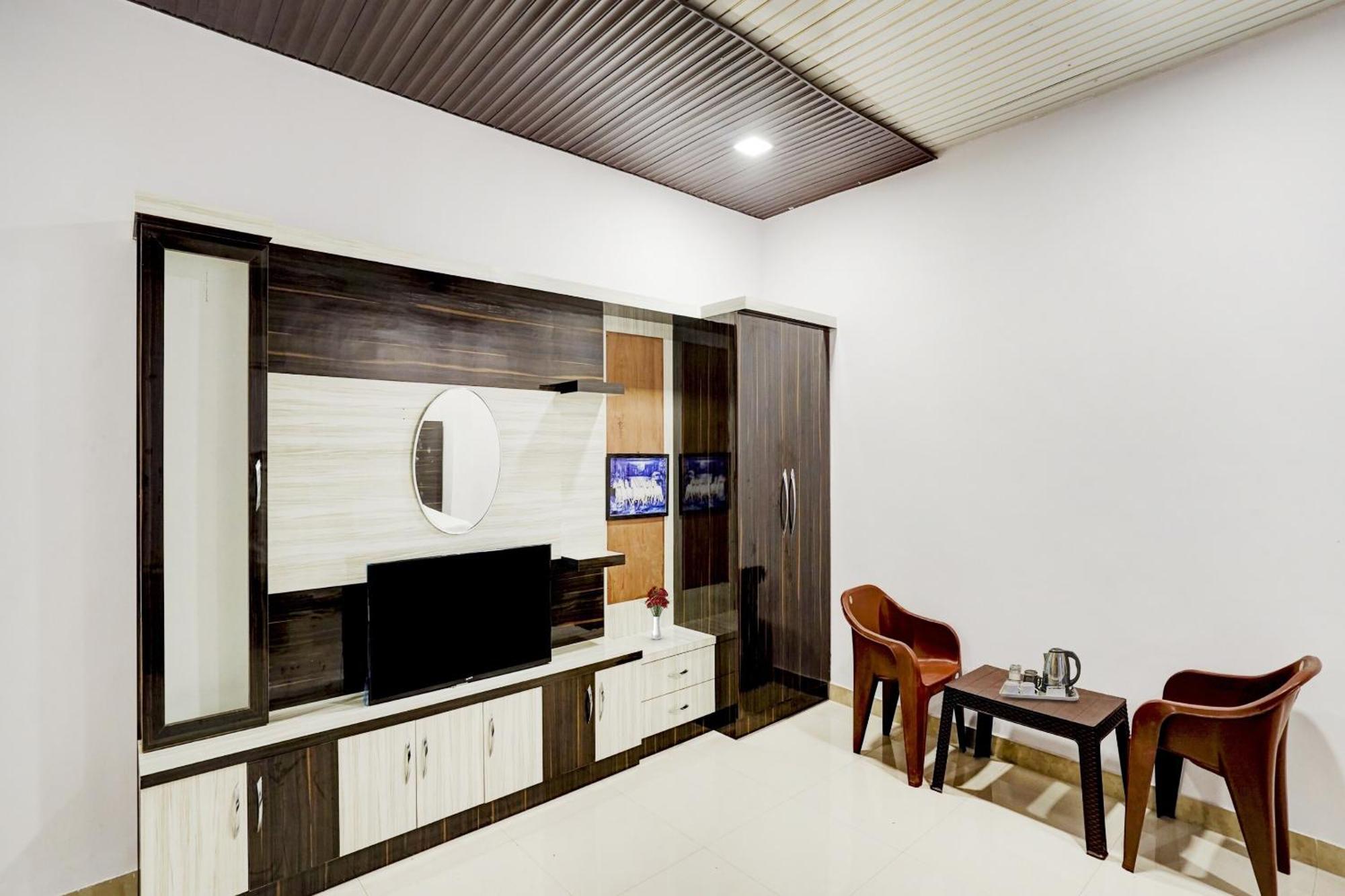 Collection O Love Garden Hotel Ghaziabad Ngoại thất bức ảnh